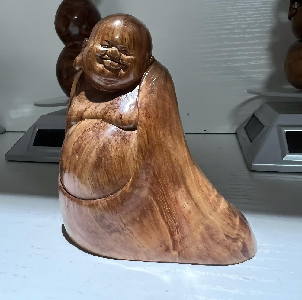 楠粤馨